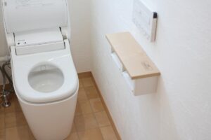 トイレの内装リフォームをするときに選ぶと良い床や壁のクロスとは 画像